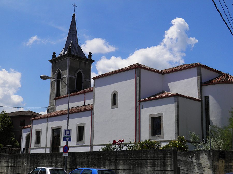 File:Arriondas (Parroquia de Cuadroveña, Parres, Asturias).jpg