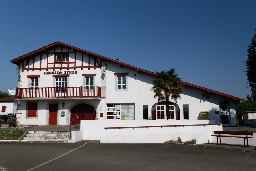 File:Urcuit-Mairie-20210613.jpg