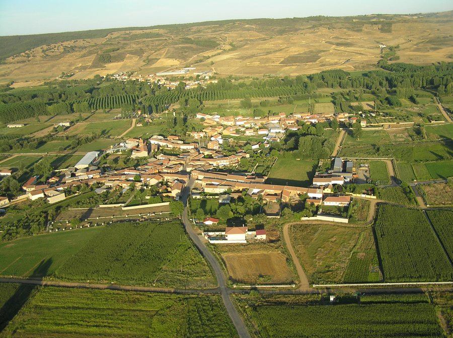 File:San cipriano del condado - panoramio.jpg
