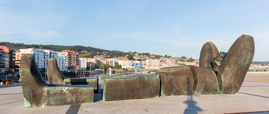 File:Escultura en Sangenjo, Pontevedra, España, 2015-09-23, DD 42.JPG