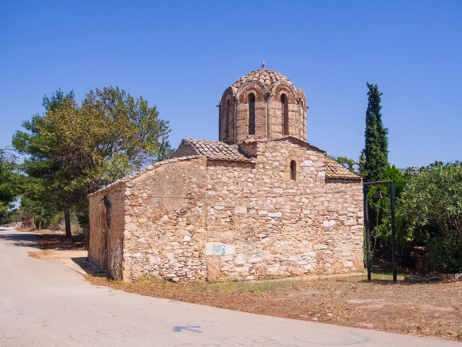 The Byzantine church of Panagia Mesosporitissa at Ennea Pyrgoi in Kalyvia Thorikou