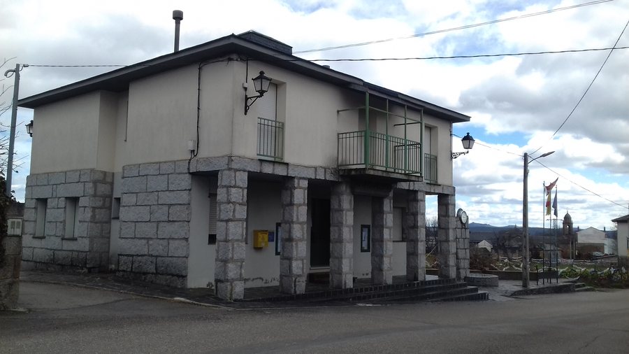 File:Casa Consistorial de Palacios de Sanabria.jpg