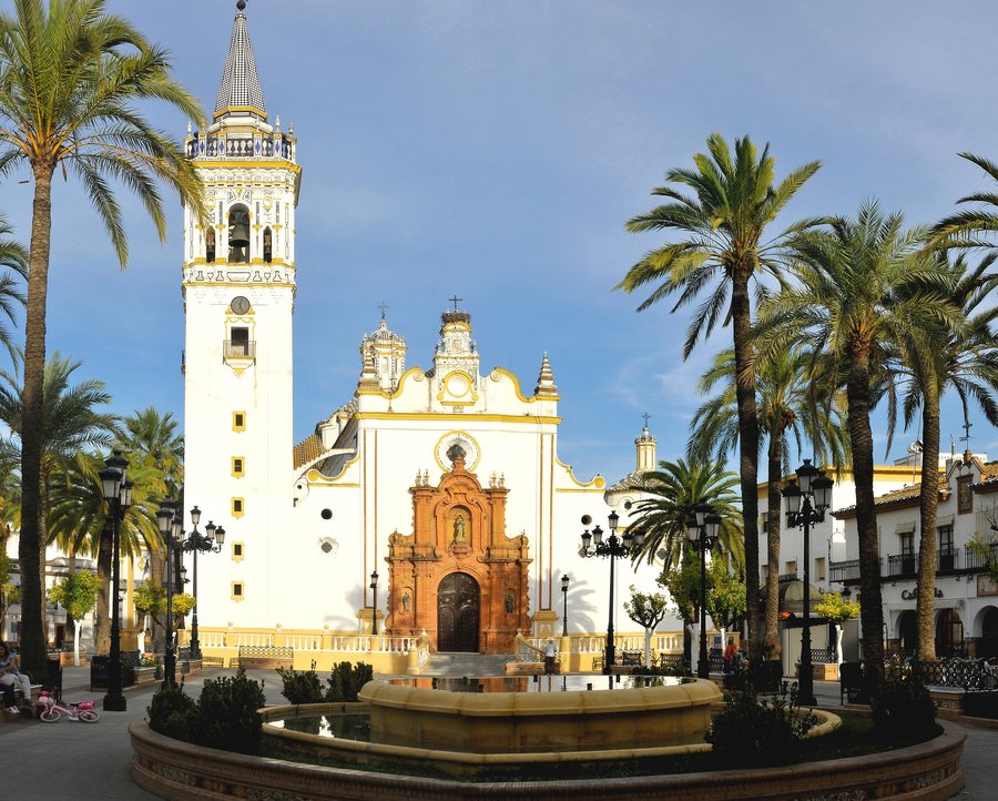 File:La Palma del Condado, iglesia 1.jpg