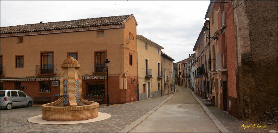 File:Bureta. Zaragoza. (26330183964).jpg