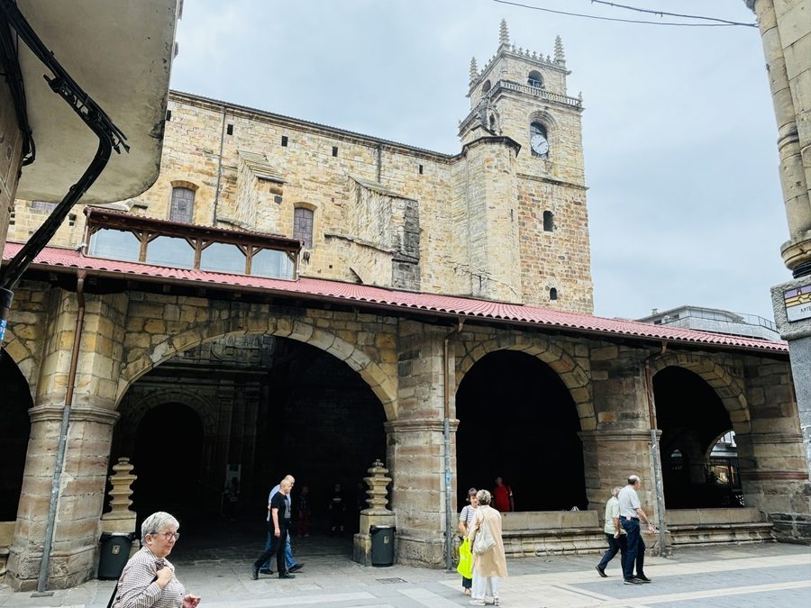 Southern facade of the Basilica of Santa María in Uribarri in Durango