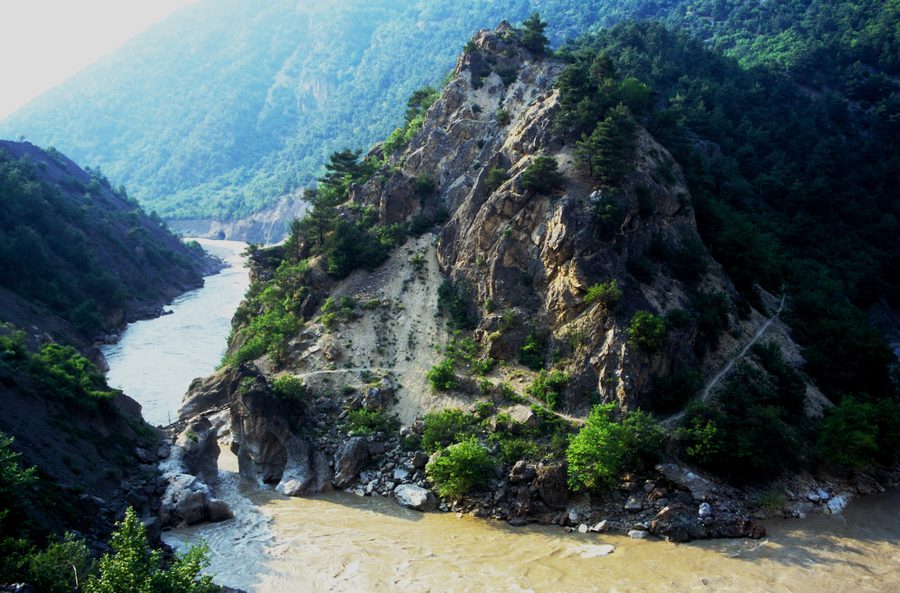 Narrow gorge of the Kelkit Çayı near Niksar between Erbaa and Reşadiye