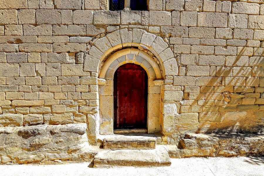 File:Iglesia de Santa María en Cajigar entrada principal.jpg