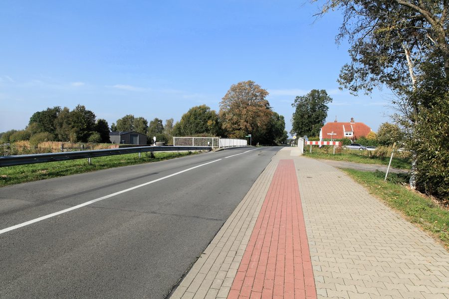 Burgstrasse with bridge over the Nordgeorgsfehn Canal in Detern