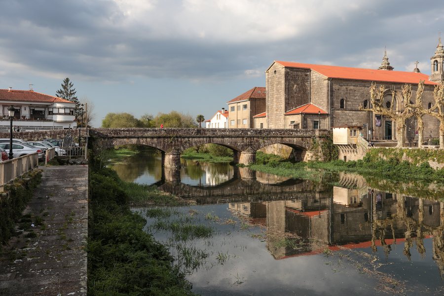 File:2026. Ponte sobre o río Sar en Padrón. Galiza.jpg