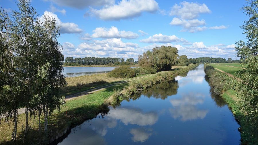 Begradigte Elde und Fischteiche im Naturschutzgebiet Fischteiche in der Lewitz