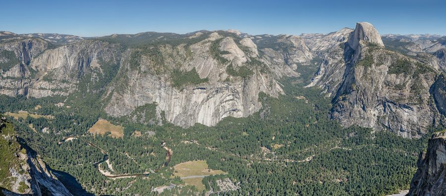 Panoramic view over Yosemite Valley from Glacier Point
