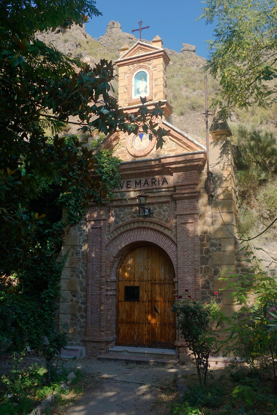 File:Ermita de la Virgen de Fátima, Cástaras.jpg