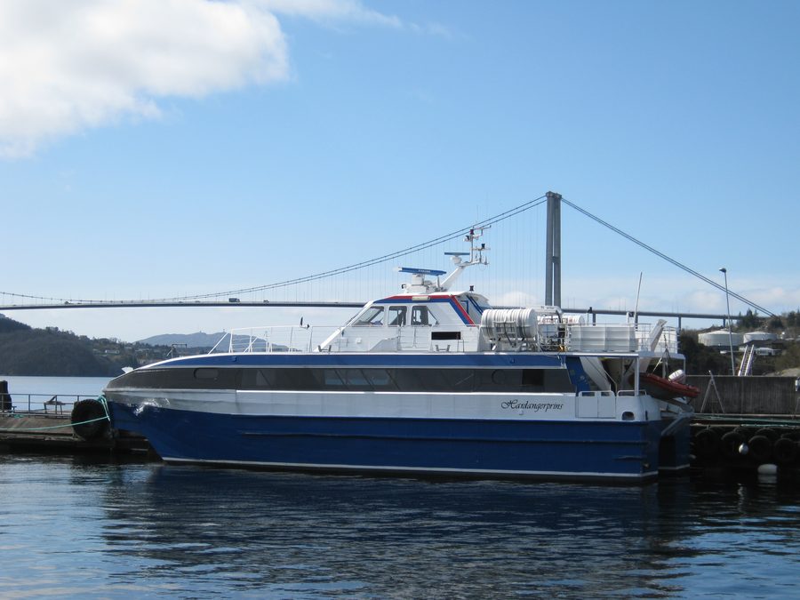 The fast boat Hardangerprins at the quay in Kleppestø