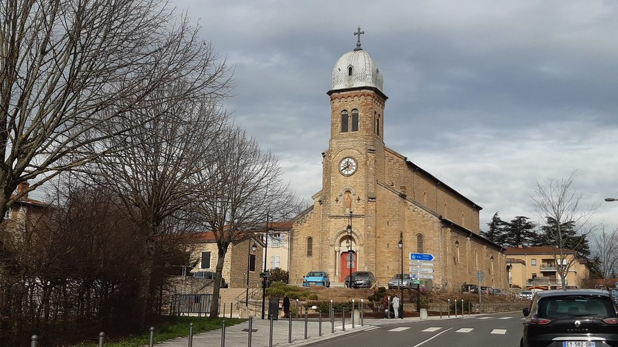 File:Dardilly-Eglise Saint Claude.jpg