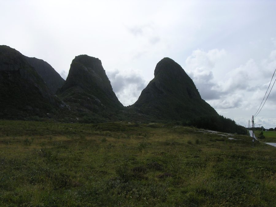 The small distinctive Eidebelgan mountains on the west side of the island of Tomma near Nesna.