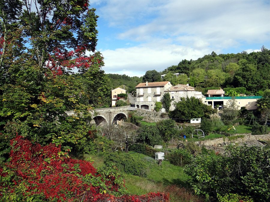 File:Laurac-en-Vivarais-05.JPG