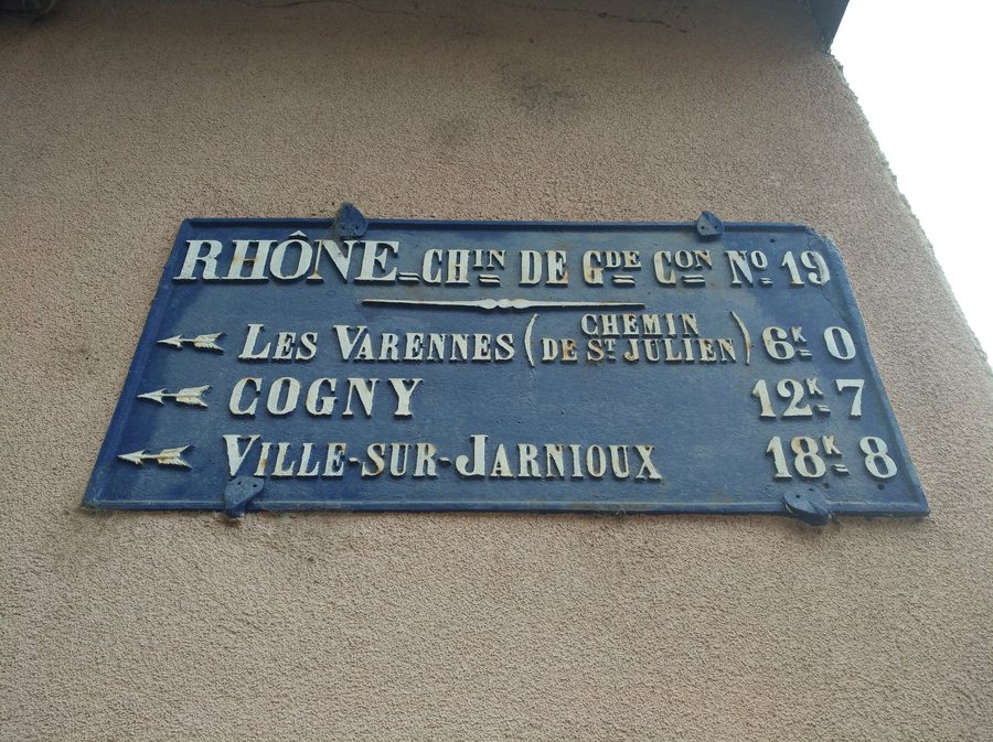 File:Saint-Étienne-des-Oullières - Plaque de cocher (mai 2019).jpg