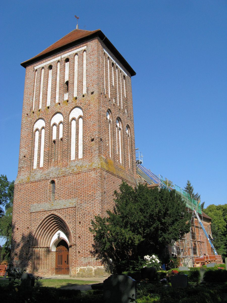 Backsteinkirche in Warnkenhagen