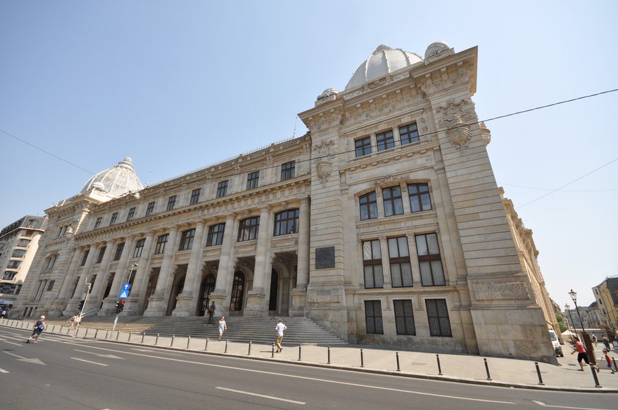 Neoklassizistisches Gebäude des Nationalmuseums für rumänische Geschichte in Bukarest