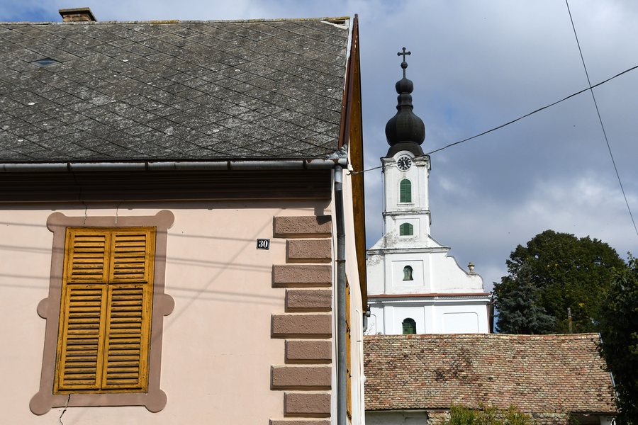 File:Izmény, evangélikus templom 2021 08.jpg