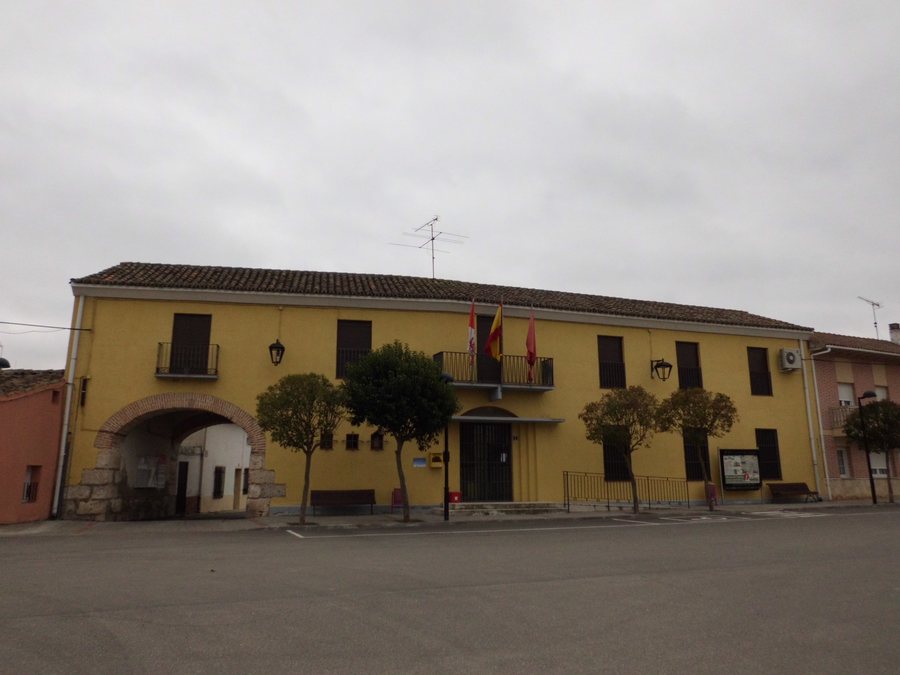 File:San Miguel del Pino Ayuntamiento by Lou.jpg