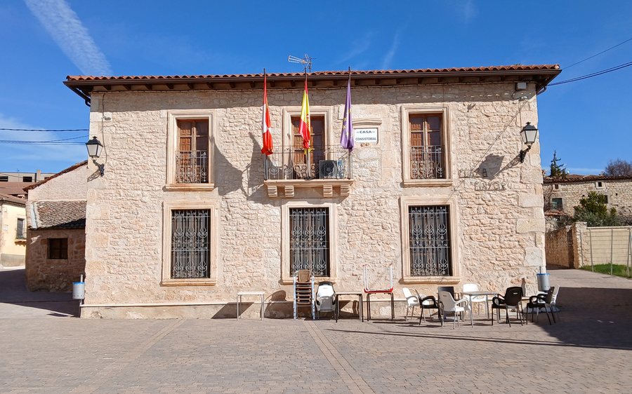 File:Ayuntamiento de Aldealengua de Santa María.jpg