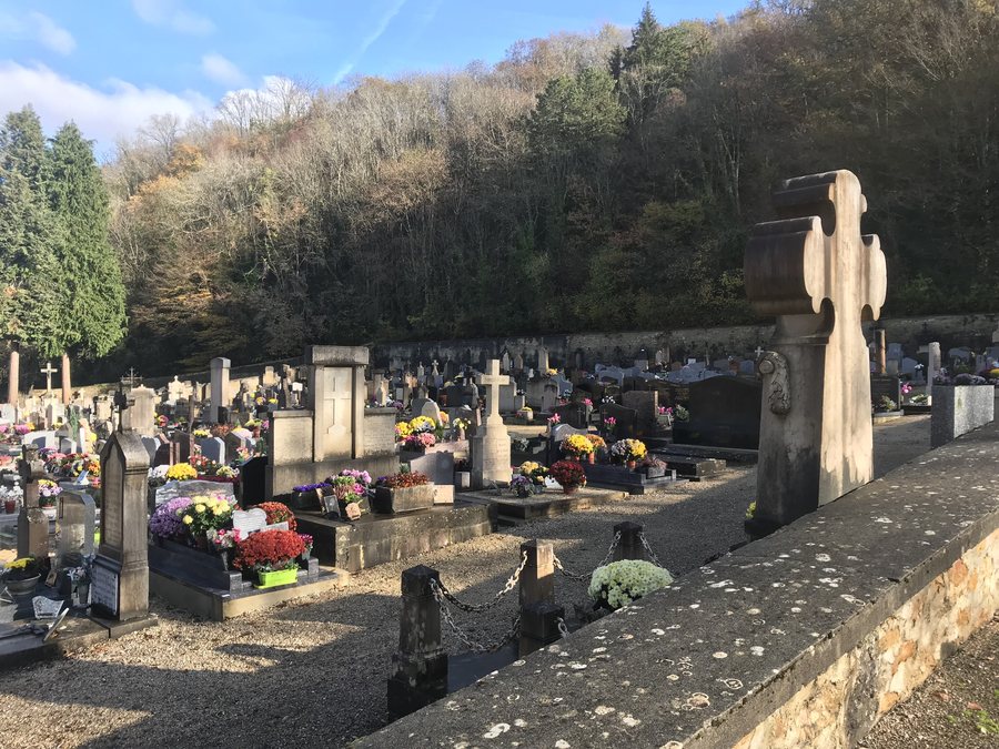 File:Cimetière de Jujurieux, Ain, France (2018) - 0.jpg