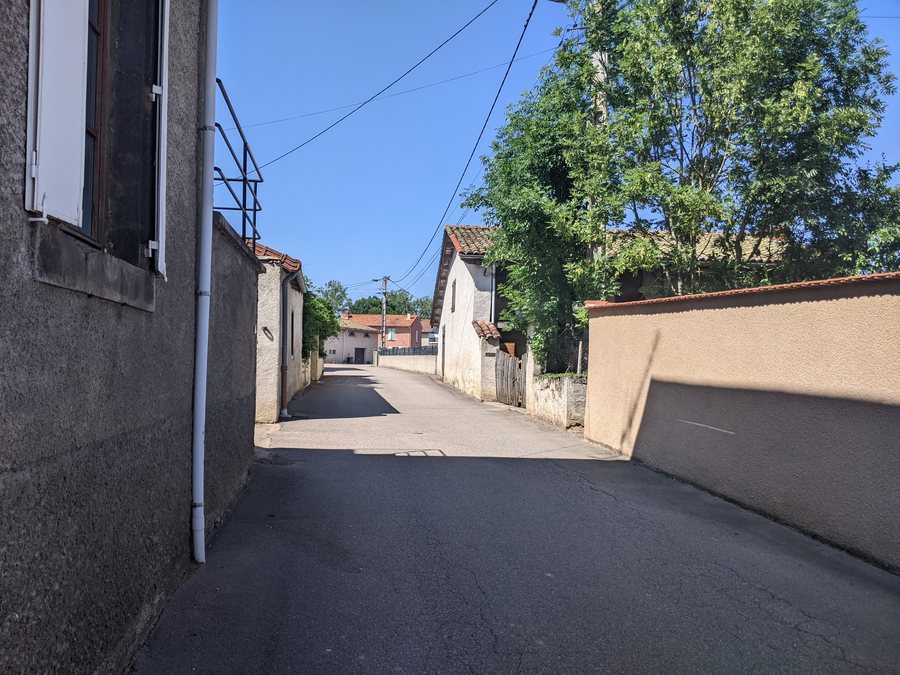File:Saint-Julien-d'Oddes - Chemin des Rameaux (juin 2023).jpg