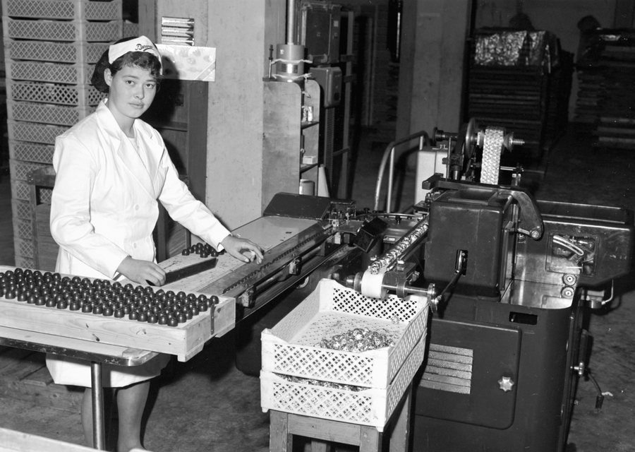 File:Chocoladefabriek Baronie, Alphen aan den Rijn (03).jpg