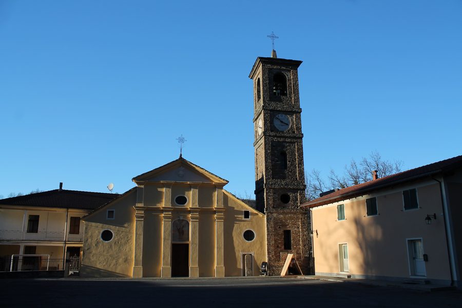 Pfarrkirche Sant’Andrea Apostolo in Igliano im Piemont