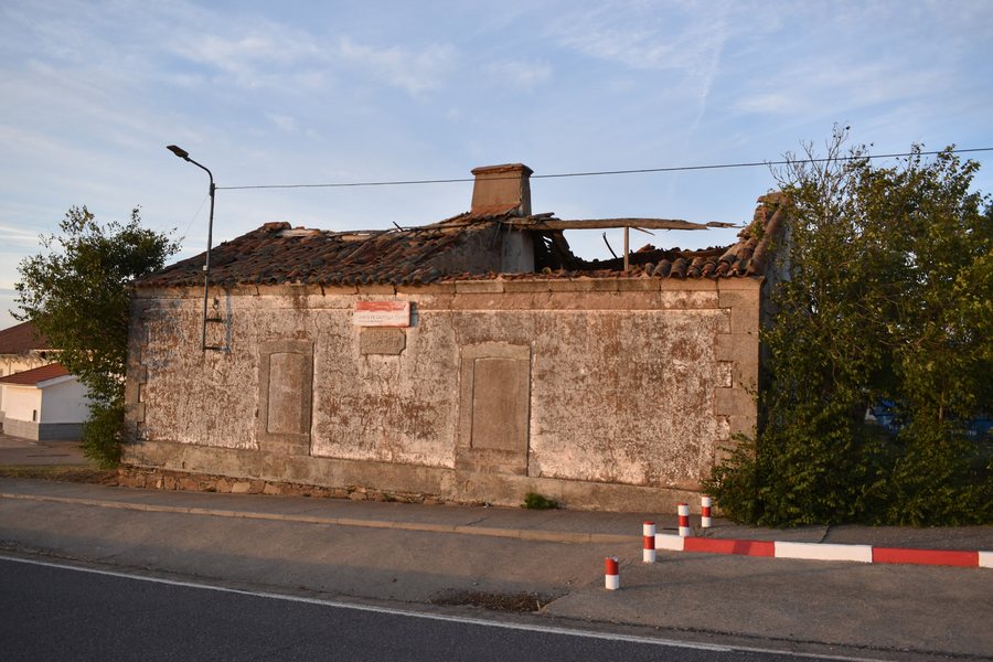 File:Caseta de legoeiros en Vecinos, Salamanca 2.jpg