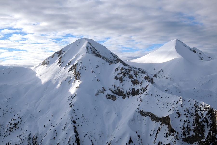 Blick auf die Gipfel Vihren und Kutelo im Pirin-Gebirge bei Bansko