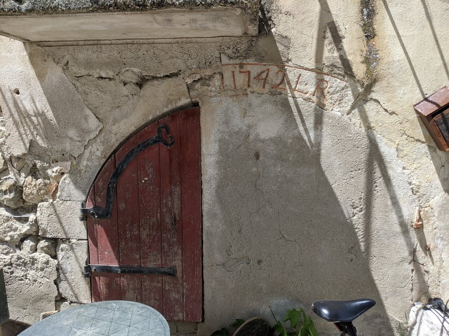 File:La Motte-Chalancon - Ancien portail 1742 (mai 2022).jpg