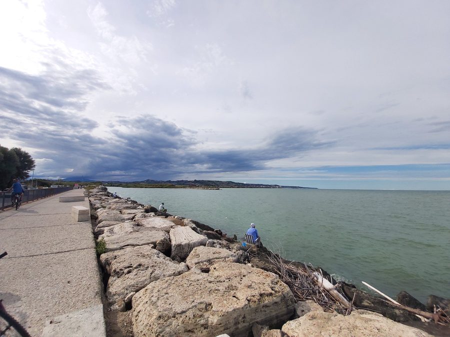 The mouth of the Tronto between San Benedetto del Tronto and Martinsicuro, seen from the Abruzzo bank