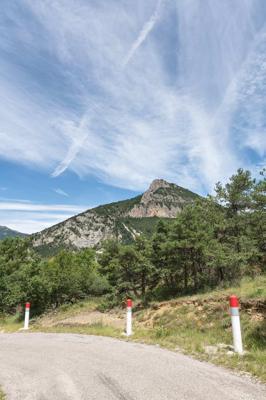 File:Le Risou from D425 - Saint-André-de-Rosans, France - July 13, 2024.jpg