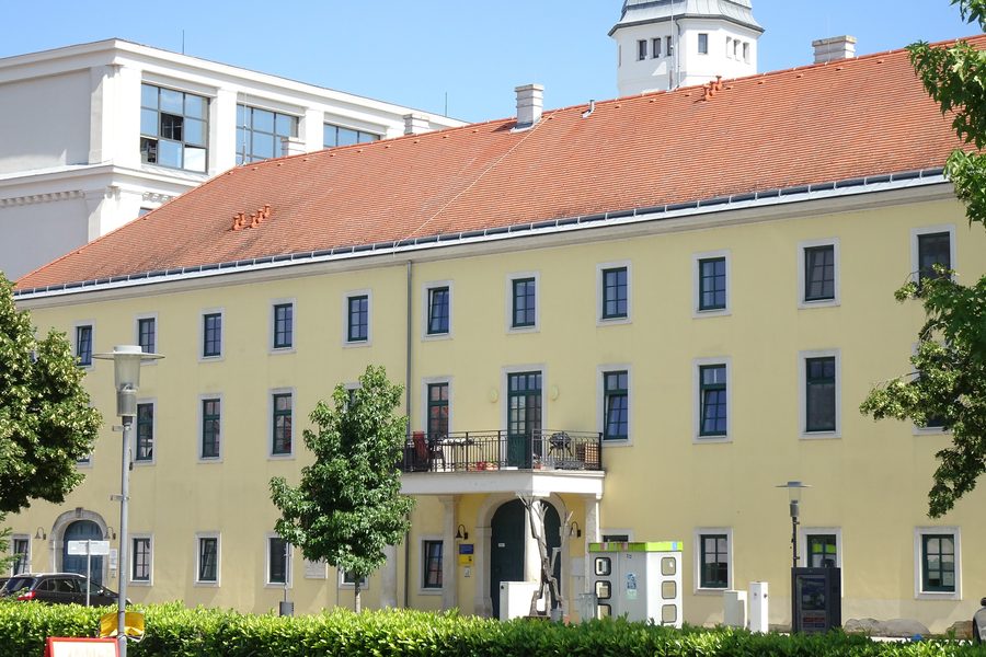 Historic manor house of the former spinning mill in Schwadorf
