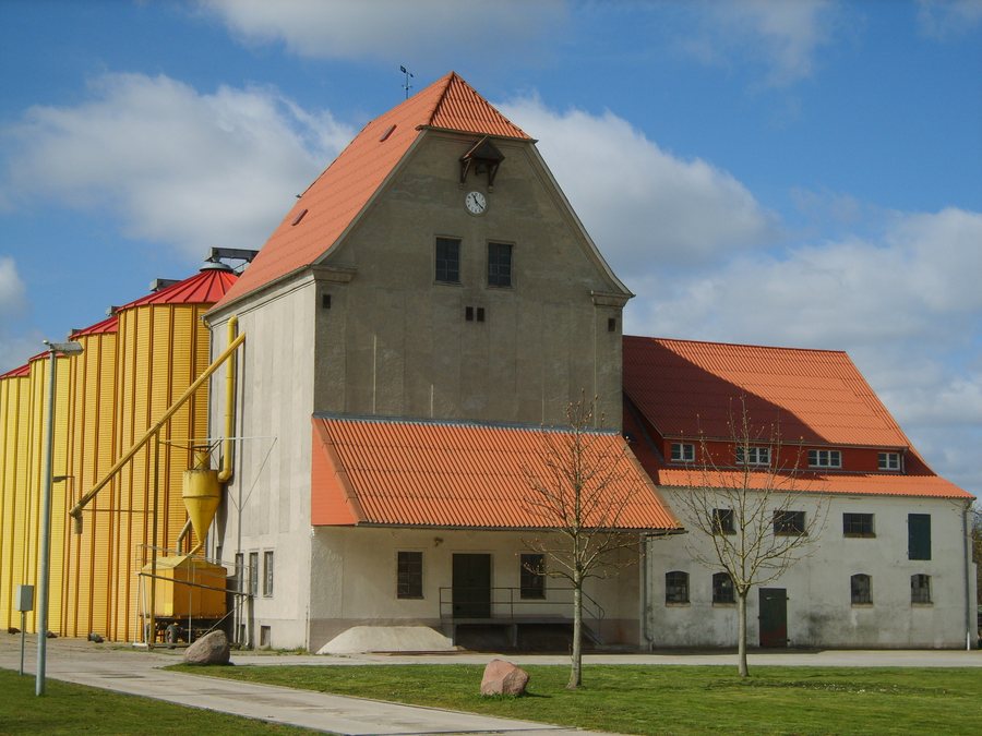File:Schmatzin-Speicher-0704b-149.jpg