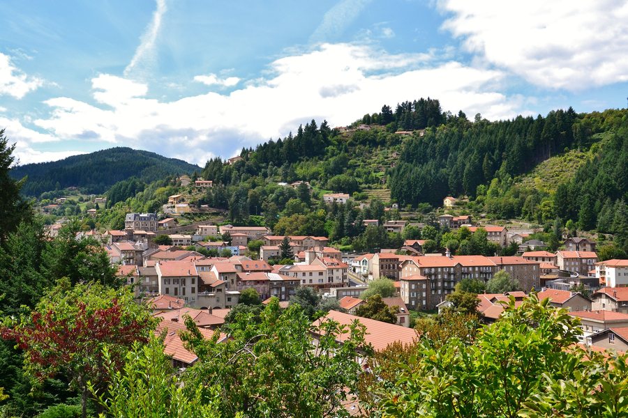 File:Le Cheylard, Ardèche.jpg