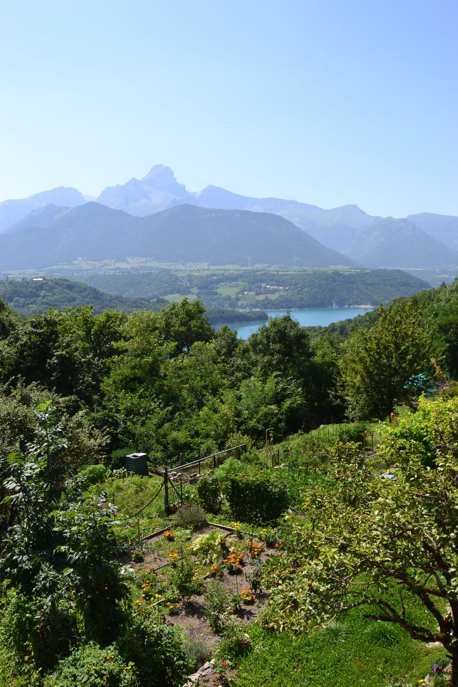 File:Lac du Sautet from Corps.jpg
