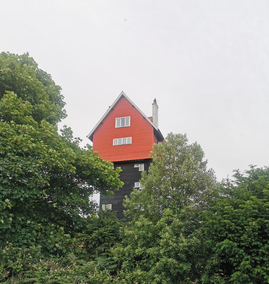 Das House in the Clouds, ein markanter ehemaliger Wasserturm in Thorpeness
