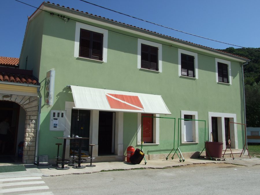 File:Krnica Dive Base - panoramio.jpg