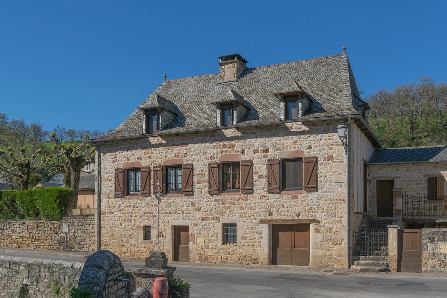 File:Residential house in Muret-le-Château 03.jpg