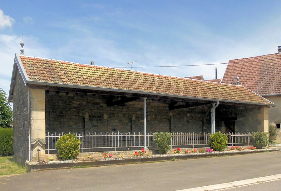 File:Baulay, Lavoir.jpg