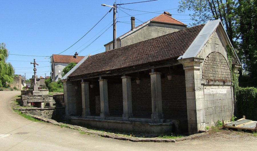 File:Chargey-lès-Port, Lavoir Impasse du Cornot.jpg