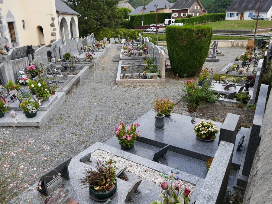 File:Lanne-en-Barétous - Cimetière - 1.jpg