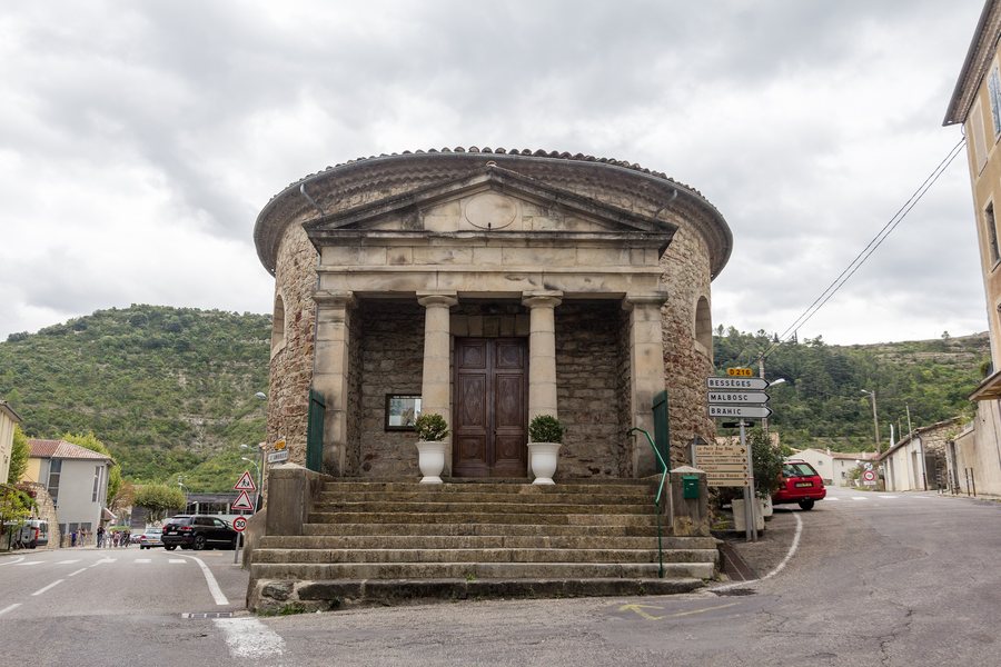 File:Temple protestant, Les Vans, France.jpg