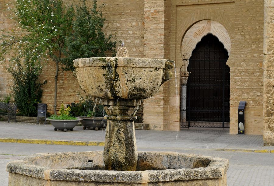 Fountain in front of the church of Santa María de la Granada in Niebla, Huelva