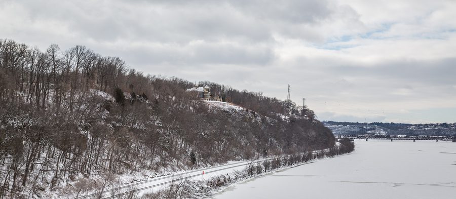 View of the Mississippi River near Dubuque from the Dubuque-Wisconsin Bridge