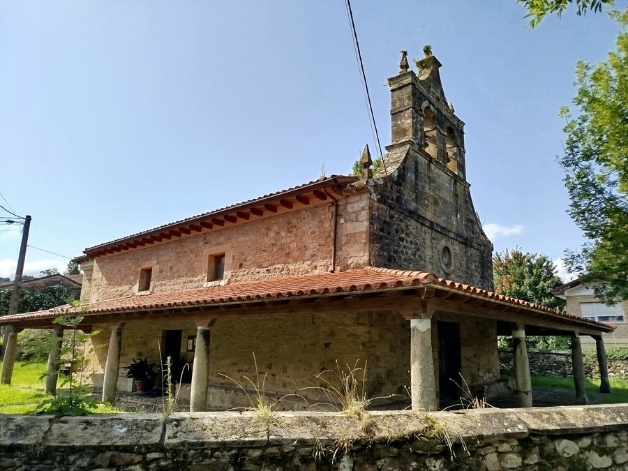 File:Lloreda (Cantabria) Ermita Santa Lucia (39690).jpg