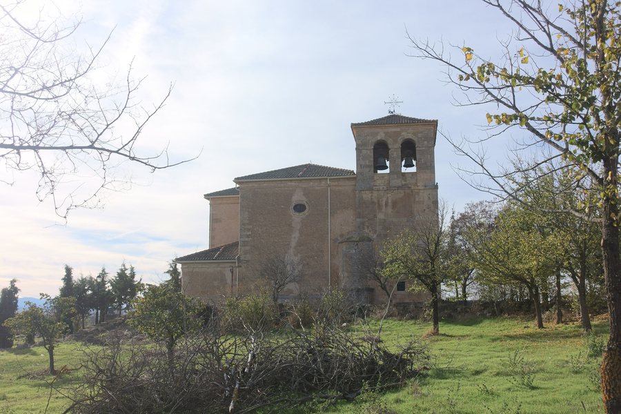 File:Iglesia de San Vitores, Grajera 01.jpg